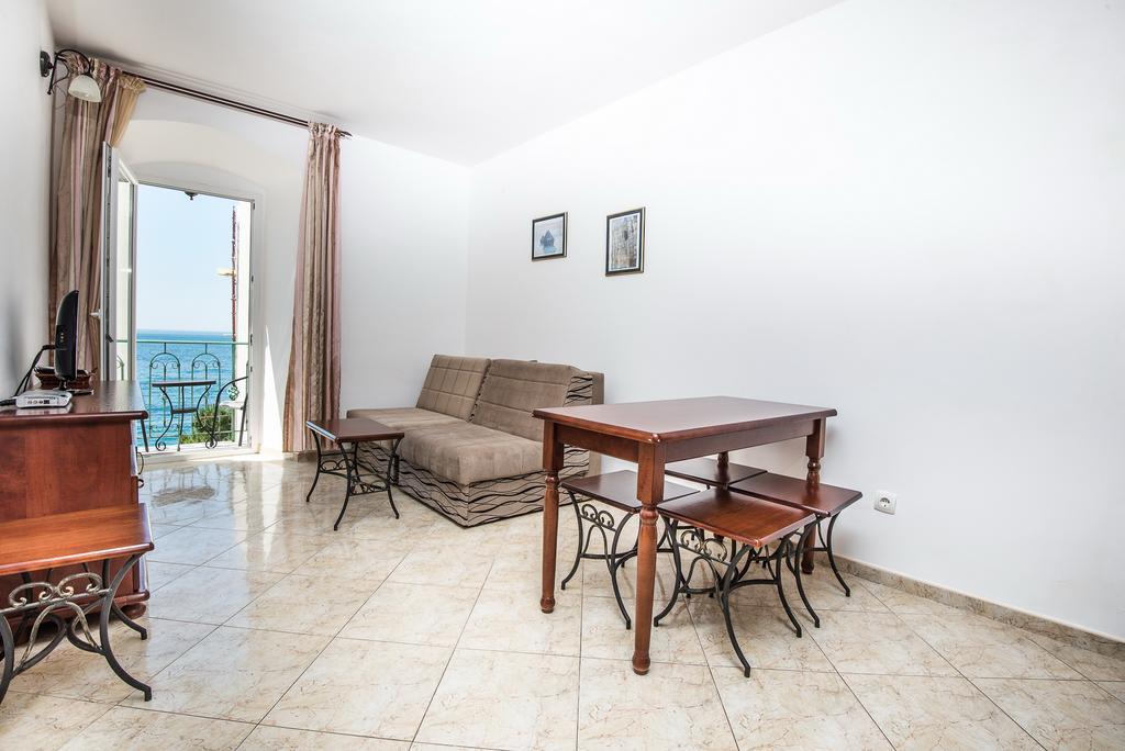 Apartments Obala Dragovic Petrovac Exterior photo